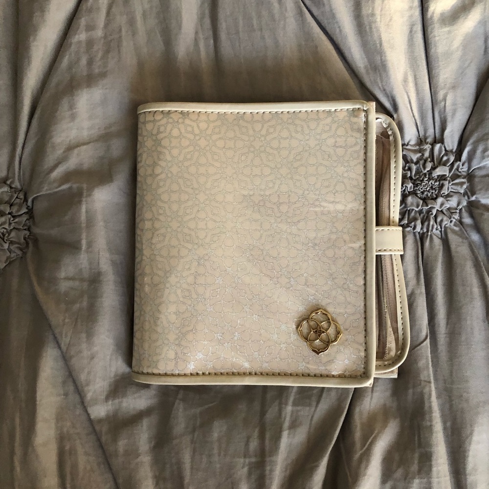 Kendra Scott Jewelry Case